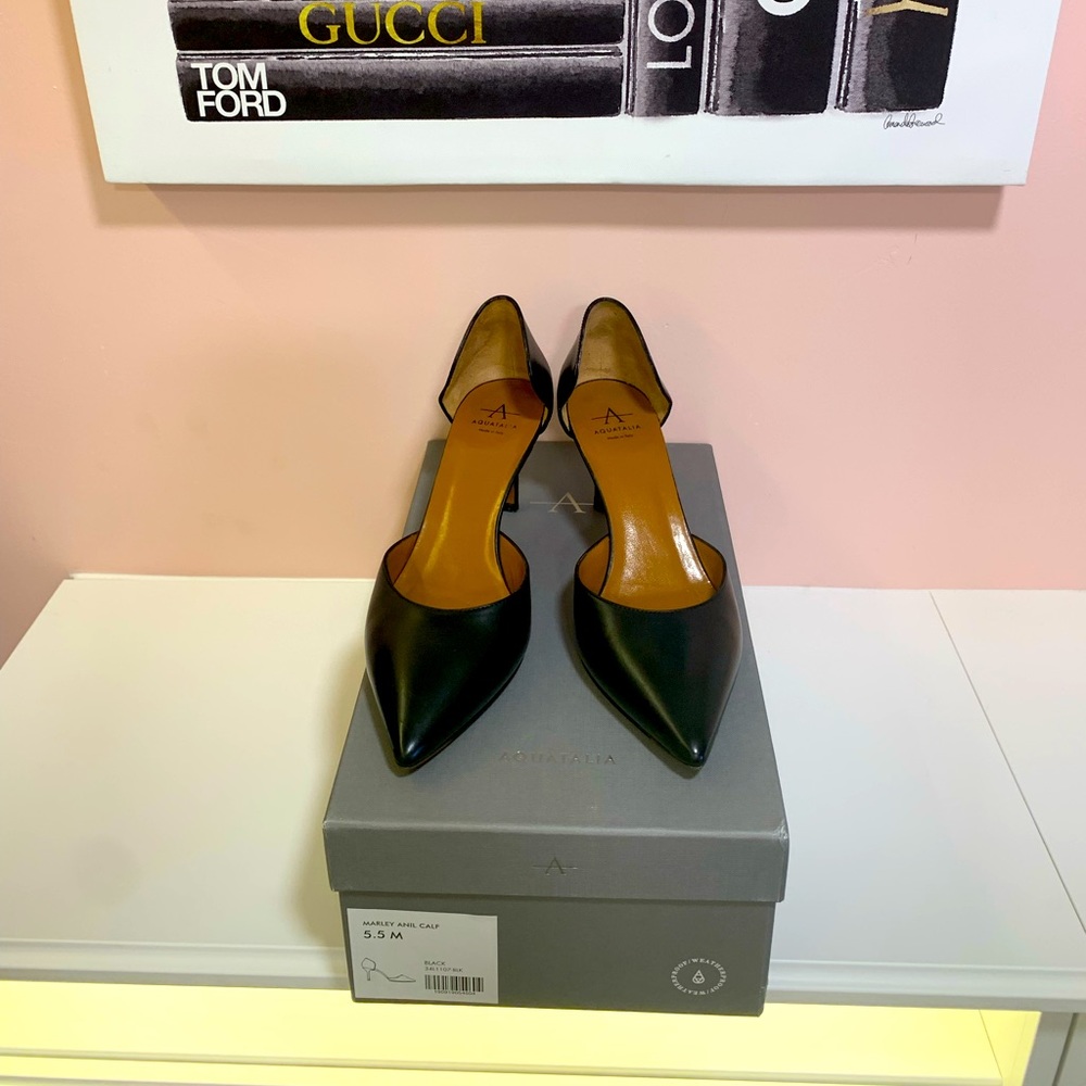 Aquatalia black point toe, 2.5” heel, size 5.5, MADE IN ITALY, with org. box